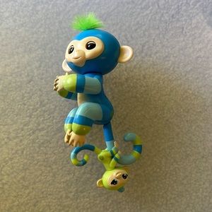WowWee fingerlings baby monkey and mini bff Billies